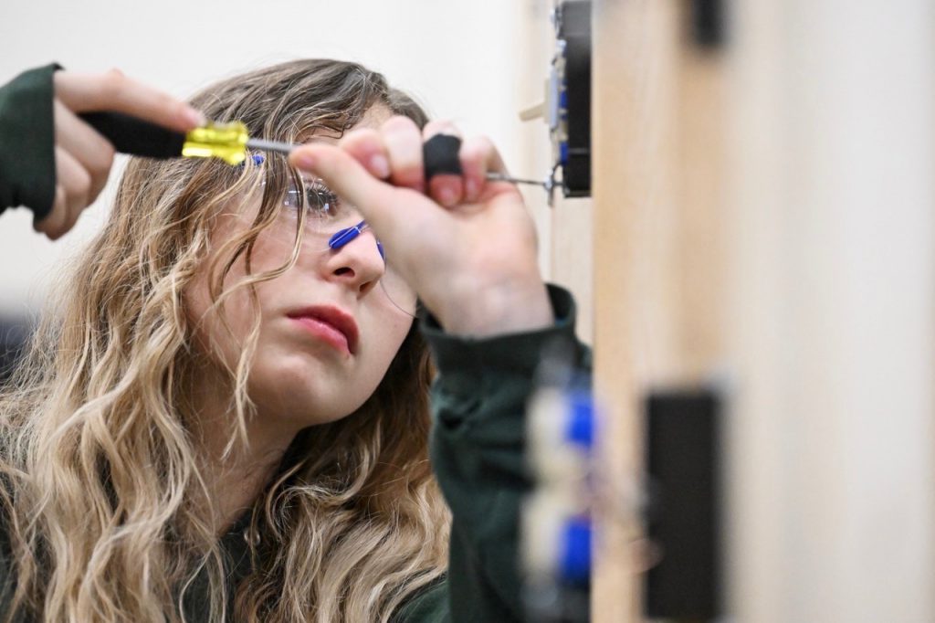 image of student in Electrical Technologies program